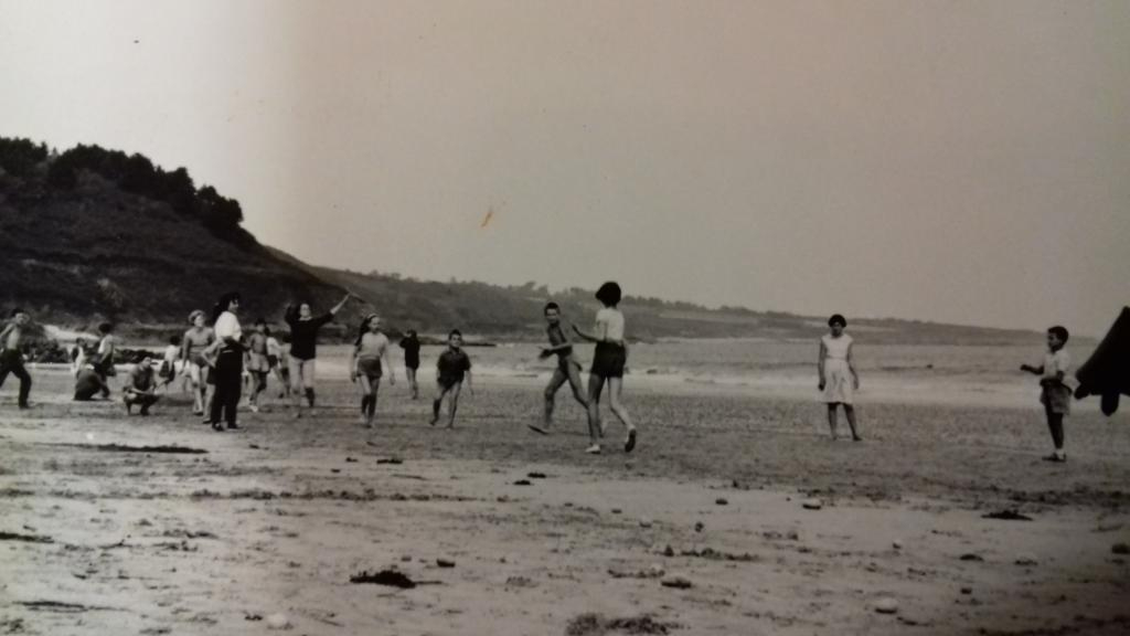 Jeux sur la plage n2 1959. Arch. mun. de Morlaix